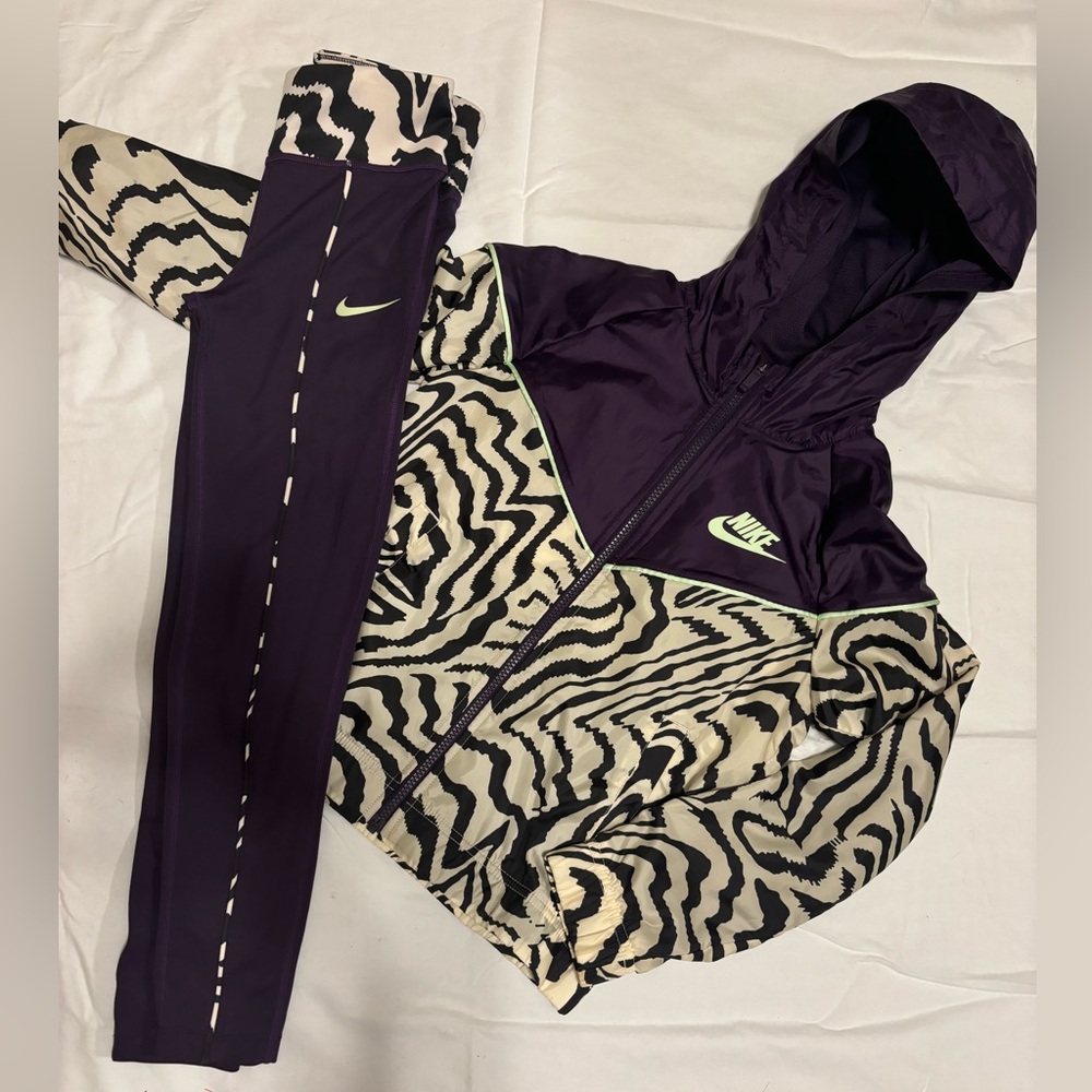 Nike Girls 2pc set- Plum- girls size Medium